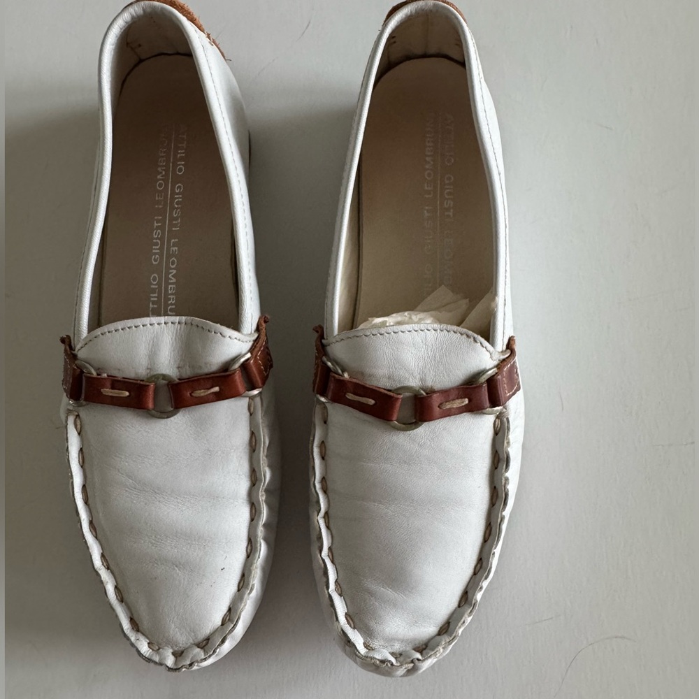 Attilio Giusti Leombruni driving shoes/moccasins, white & tan leather 36.5 NWOT